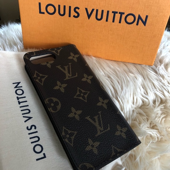 Louis Vuitton Accessories - Authentic Louis Vuitton 7 plus Folio